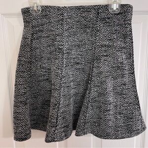 Ann Taylor Loft- Black & White Tweed Geometric Print Pull On Skirt- size Small